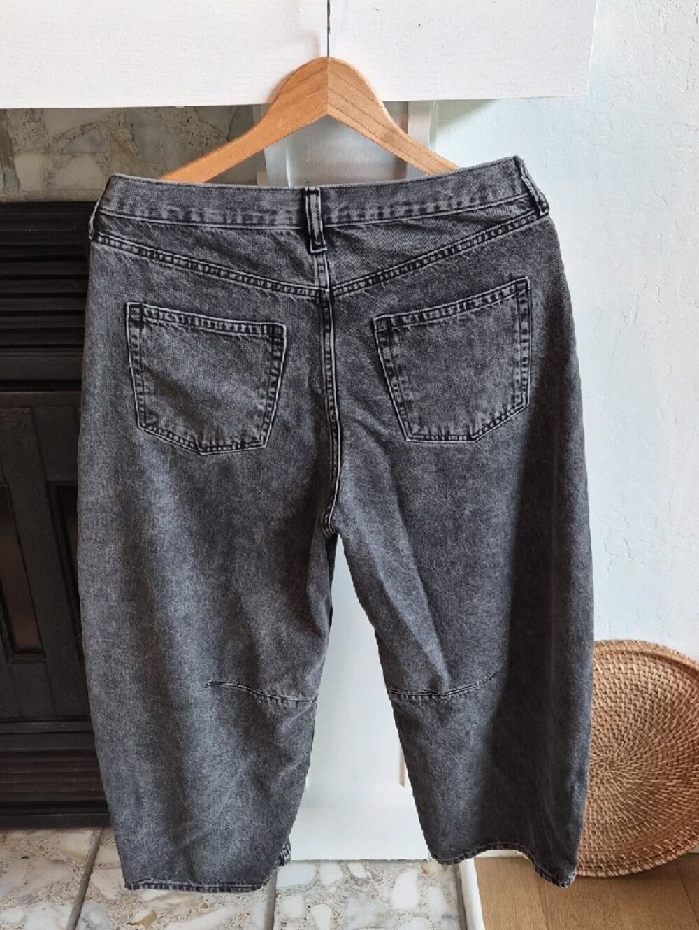 GAP Barrel Black Washed Relaxed Jeans, 30, 10 - Picture 3 of 3